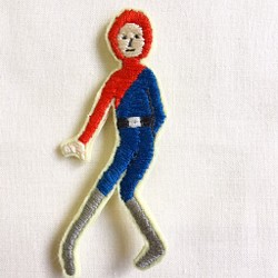 "踊る宇宙関係の人”フェルト刺繍ブローチ 1枚目の画像
