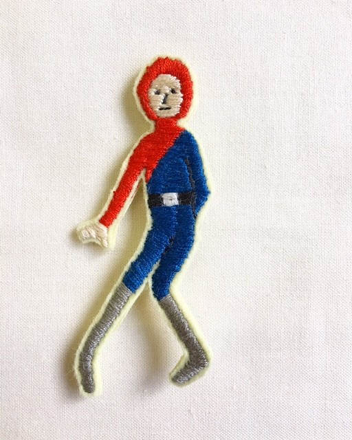 "踊る宇宙関係の人”フェルト刺繍ブローチ 1枚目の画像