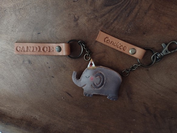 可愛笑瞇瞇馬戲團大象 純牛皮鑰匙款- 刻名字 第1張的照片