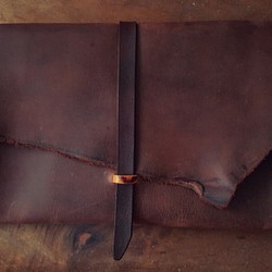 客製個性深咖色純牛皮手拿包 - 可刻字 (訂做情人、生日送禮) 第1張的照片
