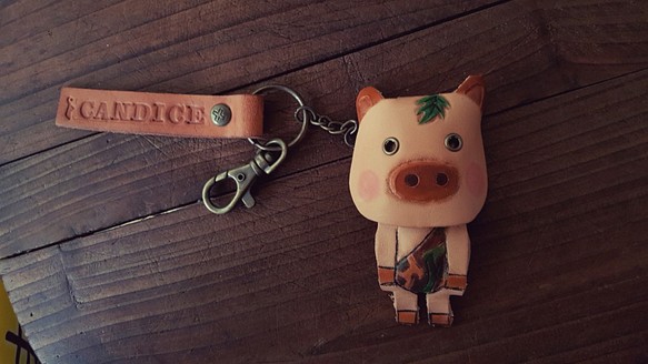 可愛泰山豬純牛皮鑰匙圈- 可刻字(生日、情人送禮) 第1張的照片