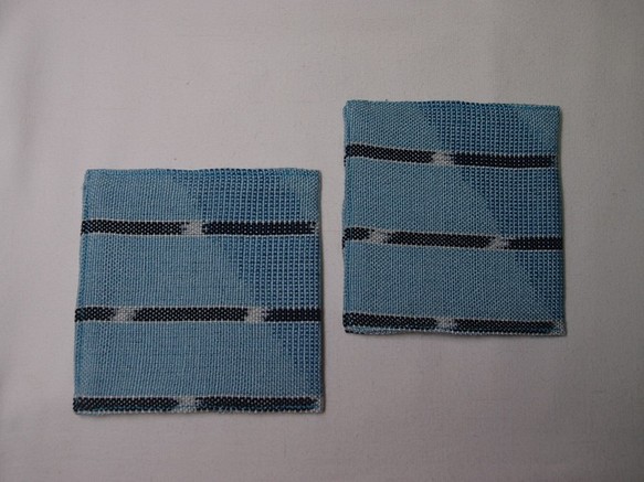 送料無料 ずらし絣と経絣の手織りコースター２枚セット 1枚目の画像