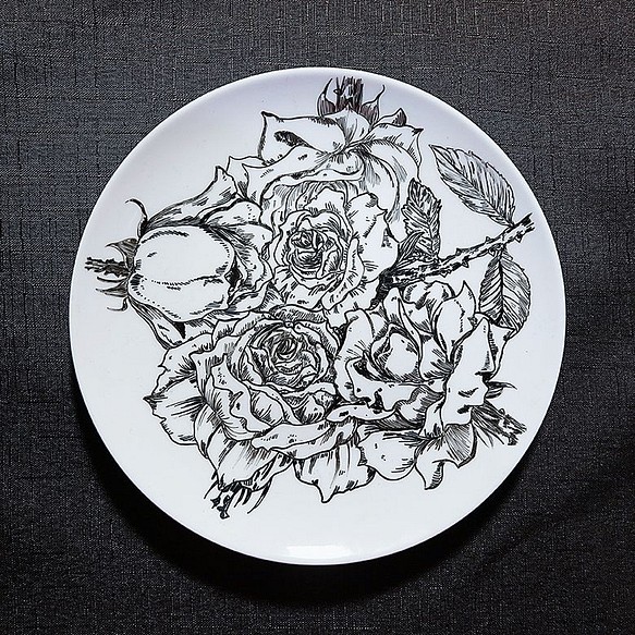 療癒陶瓷手繪盤 - 純粹玫瑰情(18cm) 第1張的照片