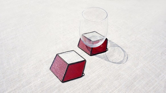 杯墊 置物墊 掛飾 玻璃鑲嵌『LUMIROOMI 正負空間』六角紅 第1張的照片