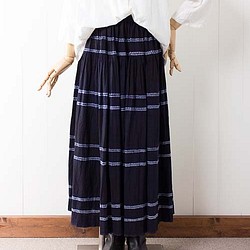モン族藍染めバティックコットンスカート　フレアスカート*ボーダー*ネイビーブルー*80cm丈*民族古布 1枚目の画像