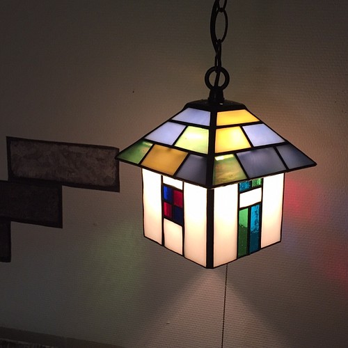 YuYuriko様ご予約商品】ステンドグラスハウス型ランプ 照明（ライト 