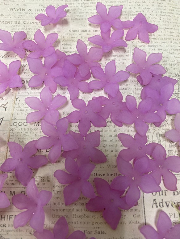 フラワーフレーム　ビーズ　10個 花型　薄い紫 1枚目の画像