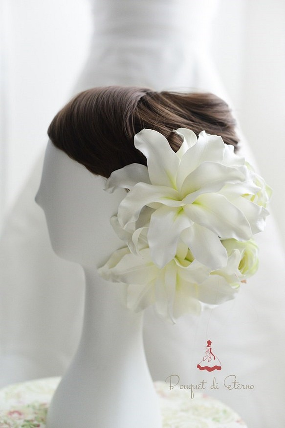 ユリとバラのヘッドドレス　ウェディング　髪飾り　和装にも♪ アーティフィシャルフラワー 造花 ウエディング 1枚目の画像