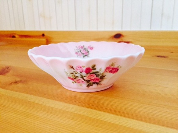 陶器 薔薇のボウル 小鉢 ローズピンク 雑貨 和食器 洋食器 1枚目の画像
