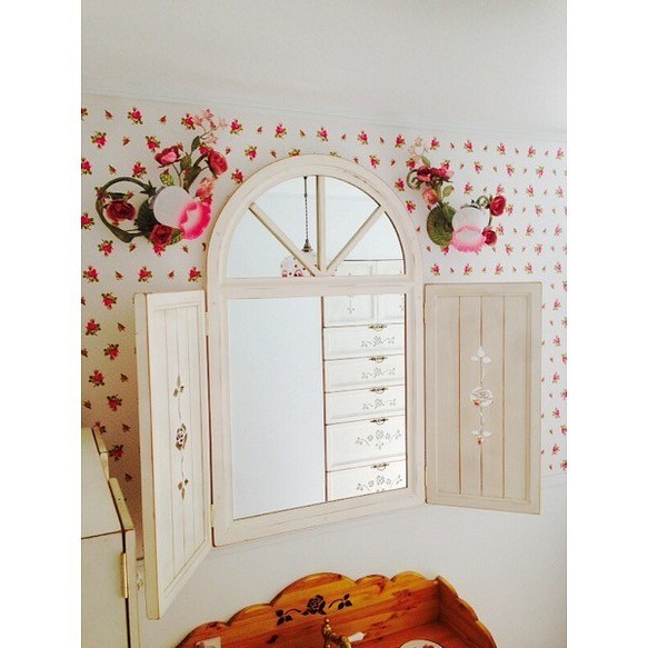アーチ型 薔薇のミラー 木製 可愛い鏡 おしゃれ カントリー家具