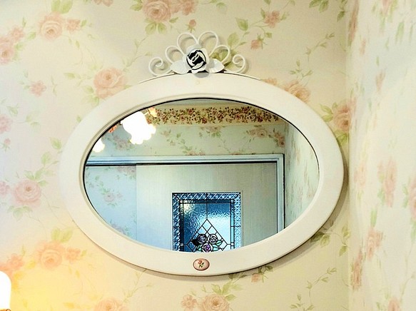 オーバルミラー 木製 アイアン薔薇 ティアラローズ 飾り付き 楕円形ミラー カントリー家具 アンティーク調 新築 1枚目の画像