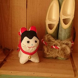 【干支 戌】ちりめんで作った張り子犬の飾り物 1枚目の画像