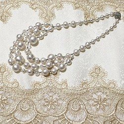 ホワイト コットンパール の ３連 ネックレス 1枚目の画像