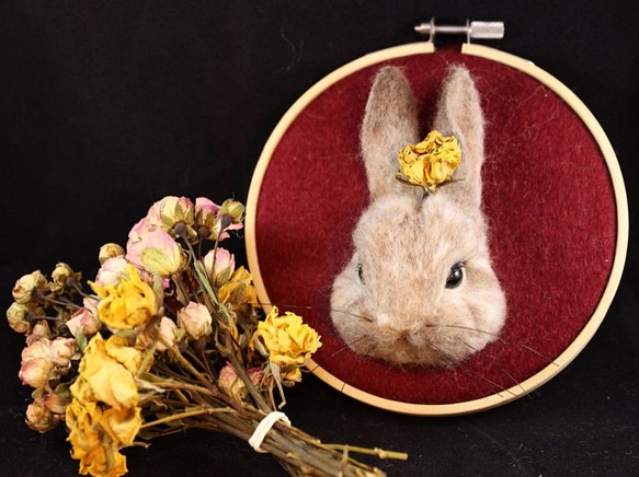 擬真小清新繡框兔(客製)/羊毛氈 Wool rabbit 第1張的照片