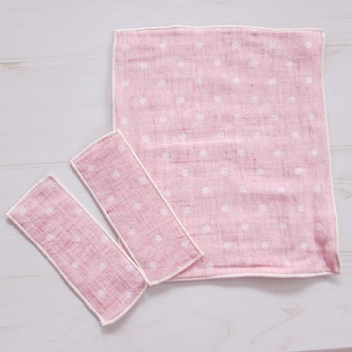 敏感肌に優しいオーガニックコットンガーゼの布ナプキン　ふかふか8重ガーゼとライナーのセット　水玉ピンク 1枚目の画像
