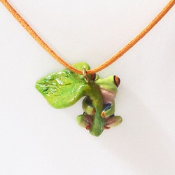 小青蛙手工手繪頸鏈/墜子 Frog handmade necklace 第1張的照片