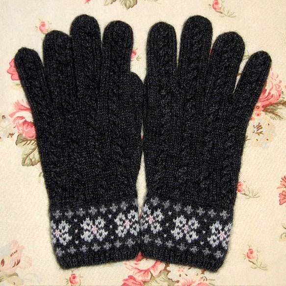 縄編みの手袋　チャコールグレー  カシミヤ 1枚目の画像