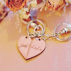 客製化-結婚-生日-好朋友-情人節-交換禮物-皮質雙人愛心款鑰匙圈 第1張的照片