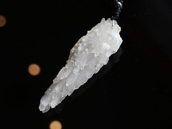 【Special piece】ガネーシュヒマール産エレスチャル水晶とアンティークビーズのデザイン編みネックレス 1枚目の画像