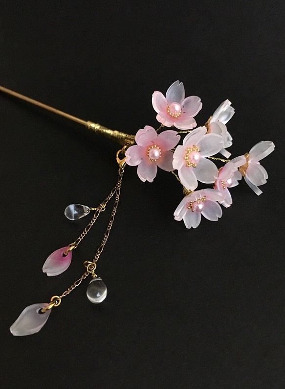 値下げ品 桜花の揺れるかんざし 1枚目の画像