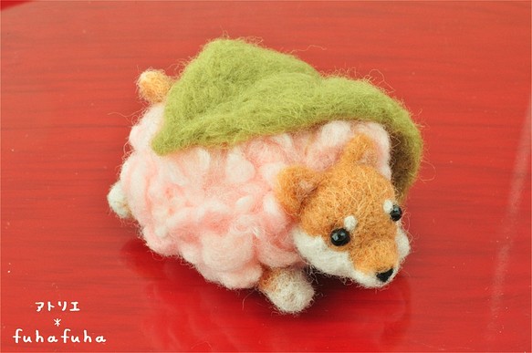 羊毛フェルトの桜餅わんこ 柴犬 1枚目の画像