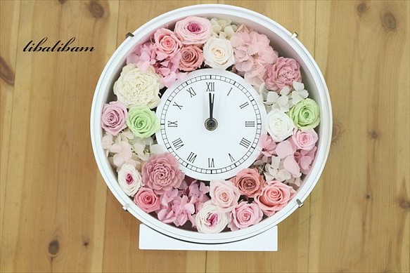 母の日　結婚祝いに　プリザーブドフラワー　花時計　ピンク系　まりひめ　フラワー時計 1枚目の画像