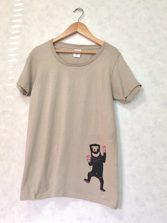 ☆Fさま専用♫【送料無料】レディーチャリティスTシャツ/手染め紅型/マレー熊 1枚目の画像
