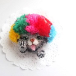 「あっかんべーにゃんアフロ猫」グレー☆羊毛フェルト 1枚目の画像