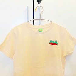 E*group T-shirt 阿蛙頭 電繡款 米色tee 第1張的照片
