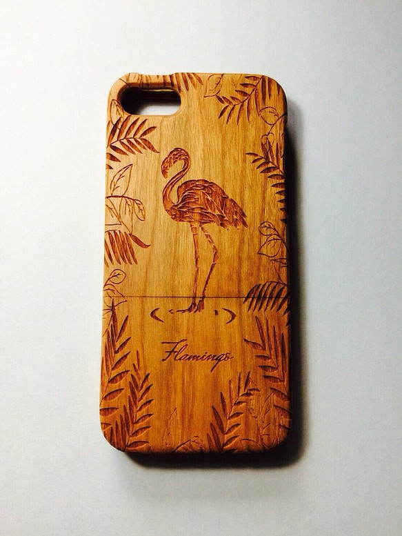 iPhone5 5s SE ハワイ 天然木ケース アメリカンチェリーの木 フラミンゴ 1枚目の画像