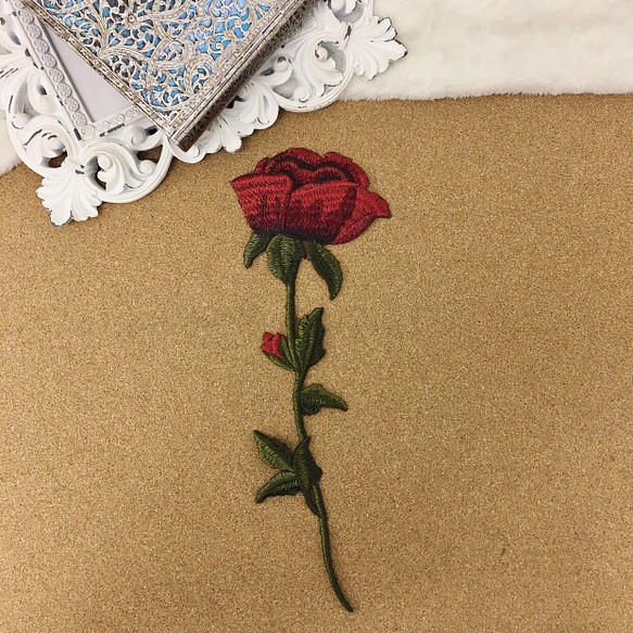 綺麗 薔薇 刺繍 モチーフ BK171010 ハンドメイド 手芸 素材 材料 DIY 1枚目の画像