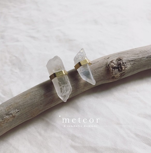 METEOR JEWELRY 極簡黃銅水晶透明耳環 《極簡系列》 第1張的照片