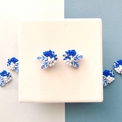 【受注制作】blue flower ピアス・イヤリング 1枚目の画像