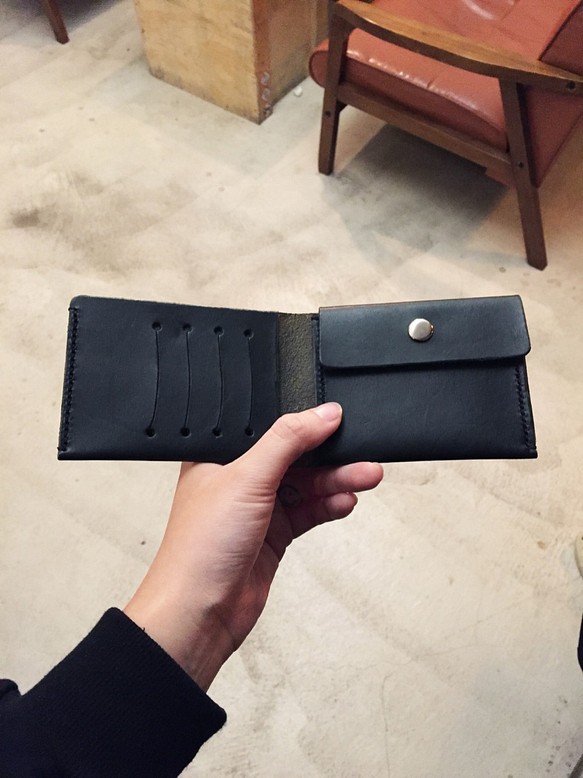 Oct 十月製作所 - 黑色植鞣皮革短夾 Artless Wallet in Black 第1張的照片