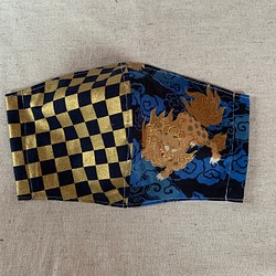 242 和柄　立体　マスク　ハンドメイド　和柄　獅子×市松模様(紺)父の日　プレゼント 1枚目の画像