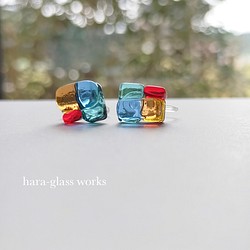ガラスの琥珀糖イヤリング　ラベンダー＆マリンブルー＆キャメル＆レッド　樹脂イヤリング 1枚目の画像