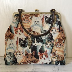 ゴブラン織猫ちゃん模様のがま口金バッグ 1枚目の画像