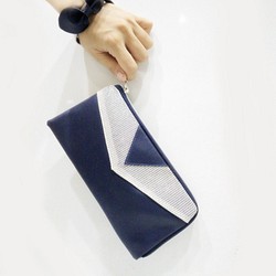 蝴蝶爵 - L型皮革手機袋/隨身包/手拿包 - 知性藍 第1張的照片