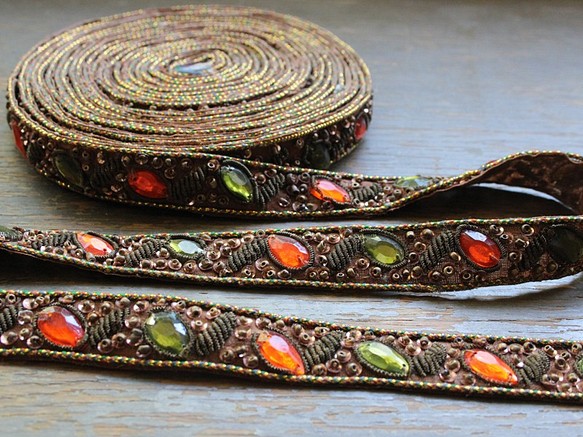 インドのリボンレース：ザリ刺繍 ブラウン 約１．２m単位（IRL101） 1枚目の画像