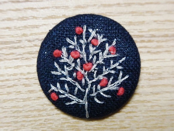 手刺繍ブローチ「ツリー」クリスマスシリーズ 1枚目の画像