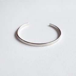 ni.kou純銀平面砂紋手環 第1張的照片