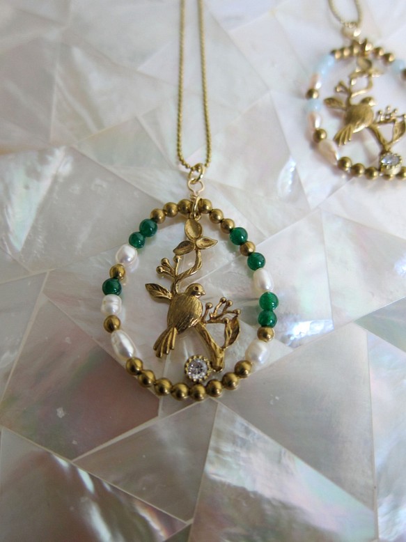 Minertés=鳥籠-珍珠‧綠玉石黃銅項鍊 第1張的照片