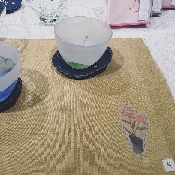 当然のことながら染め手織りのテーブルマットの色/花ナチュラルカラーしこり布 1枚目の画像