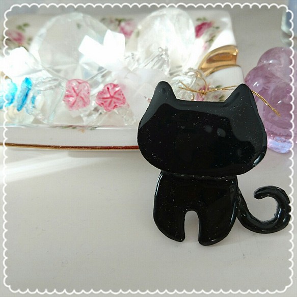 黒ネコのブローチ 1枚目の画像