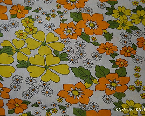 フィンランド　レトロ/ヴィンテージ生地　黄オレンジ花柄　138cm×79cm
