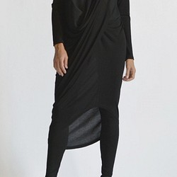 黑色不對稱長袖長款連衣裙[Aakasha Akasha] [可根據客戶要求定制尺寸] 第1張的照片