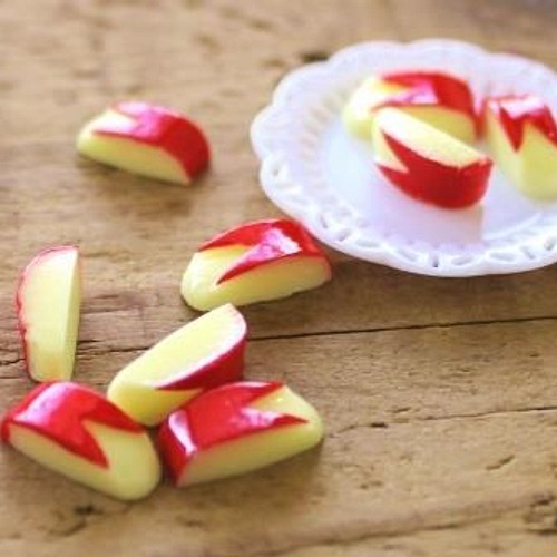 Miniリアルなフルーツ うさぎリンゴ 10個 デコパーツ Junco Raspberry 通販 Creema クリーマ ハンドメイド 手作り クラフト作品の販売サイト