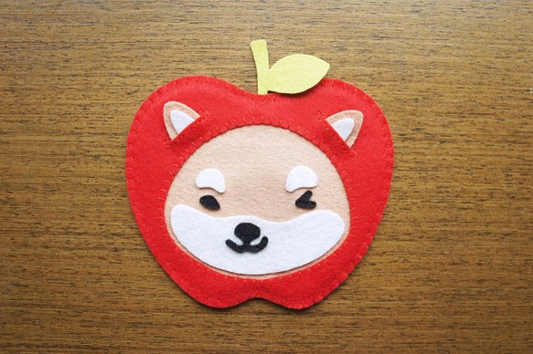 【Mangogirl]癒し系。アップル柴犬の手作りコースター 1枚目の画像
