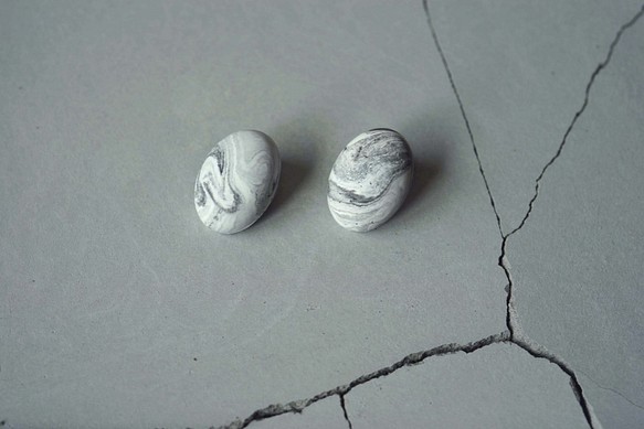 小魔女-大理石系列-橢圓形 水泥不鏽鋼耳針（一對） 第1張的照片