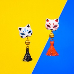 【日本神社風耳環系列】貓面の神秘/貓面具/白色款/單流蘇/一對 第1張的照片